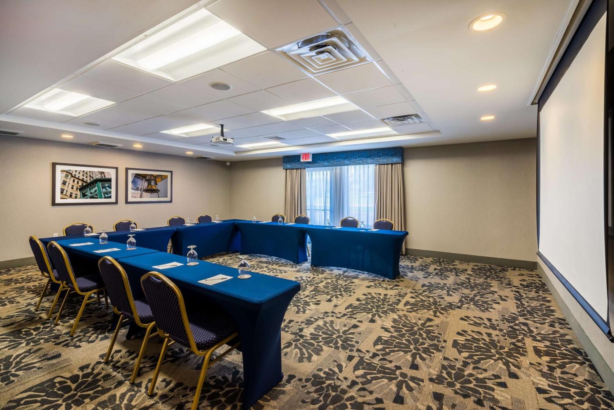 Hampton Inn Plymouth Meeting Bagian luar foto