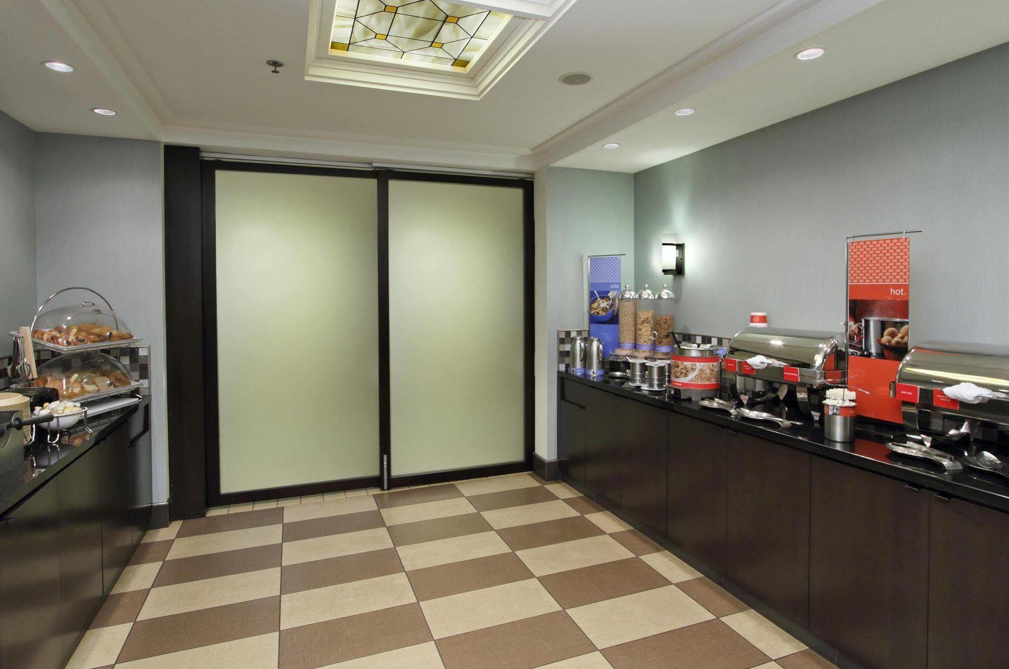 Hampton Inn Plymouth Meeting Bagian luar foto